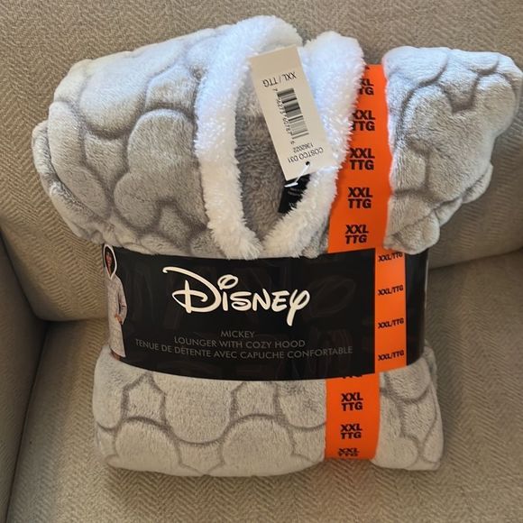 Disney Mickey & Minnie Lounger with Cozy
Hood / Grey (SM/M/L/XL/XXL) NWT - Picture 8 of 9